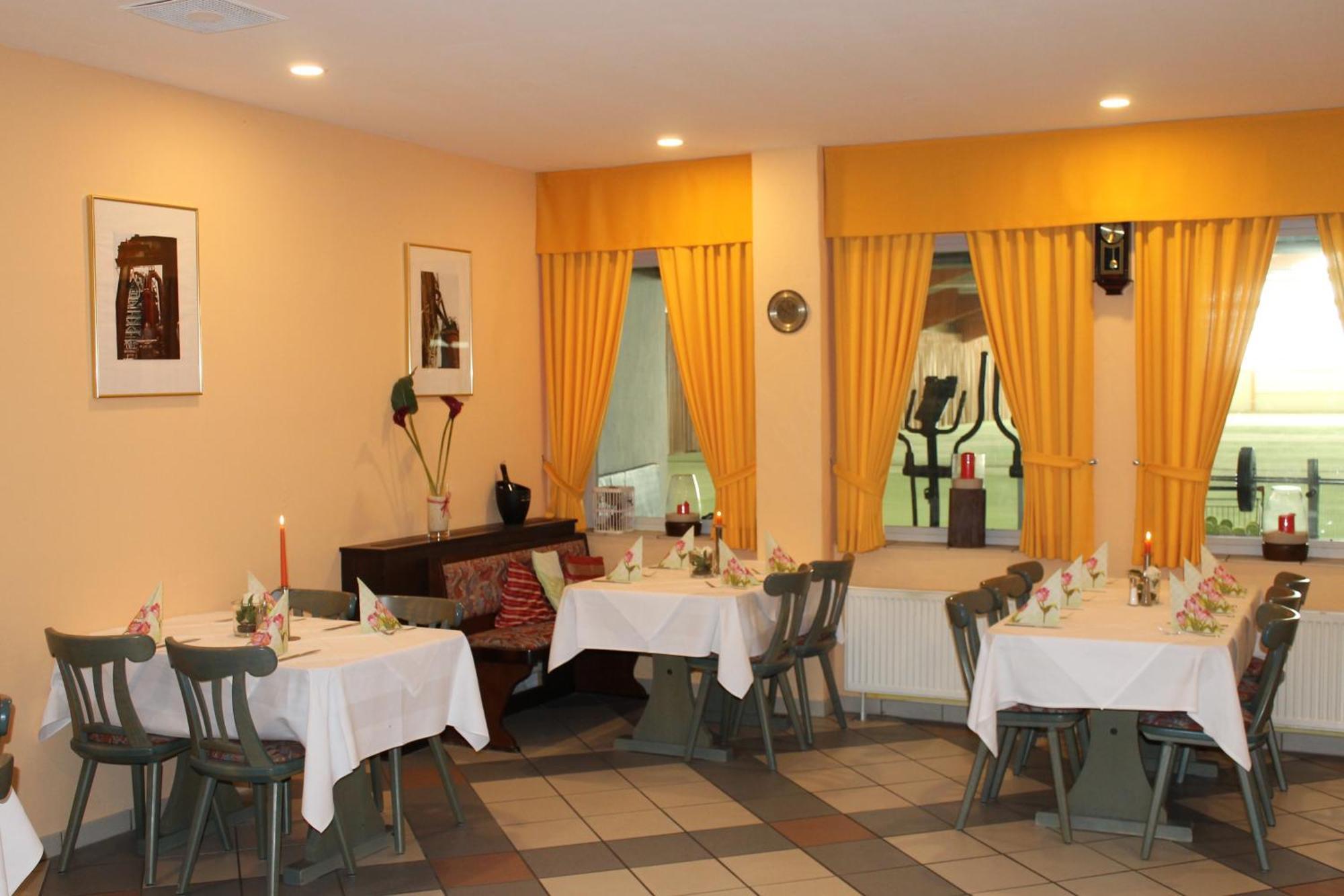 האטינגן Toto'S Gasthaus מראה חיצוני תמונה
